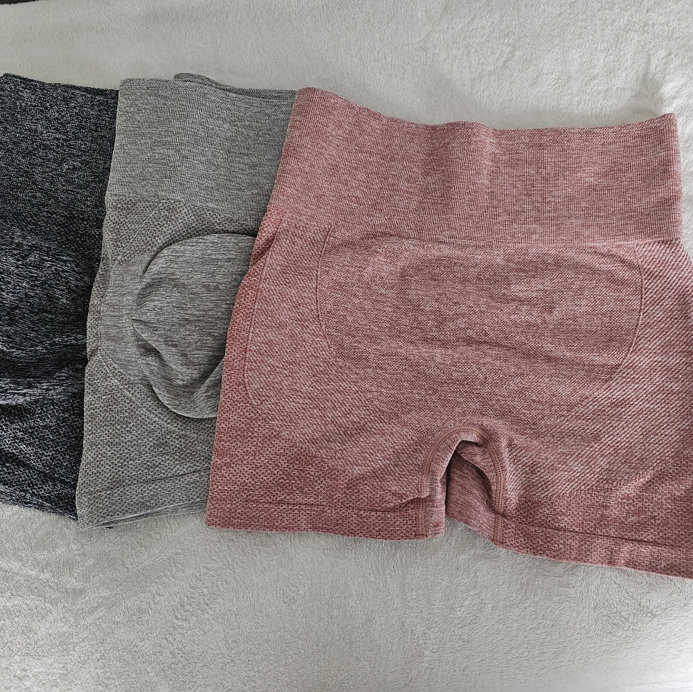 3pack workout shorts with scrunch